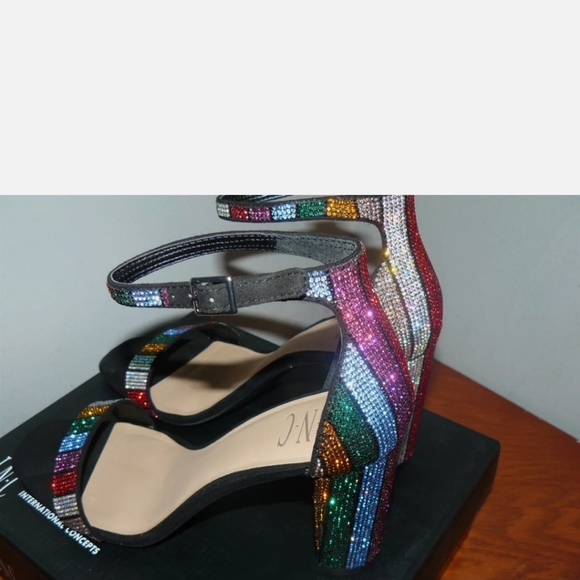 Shoes - Picture 3 of 4